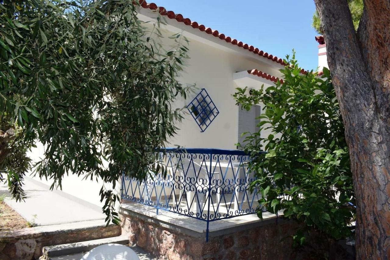 Villa Giovasia In Толон Екстериор снимка