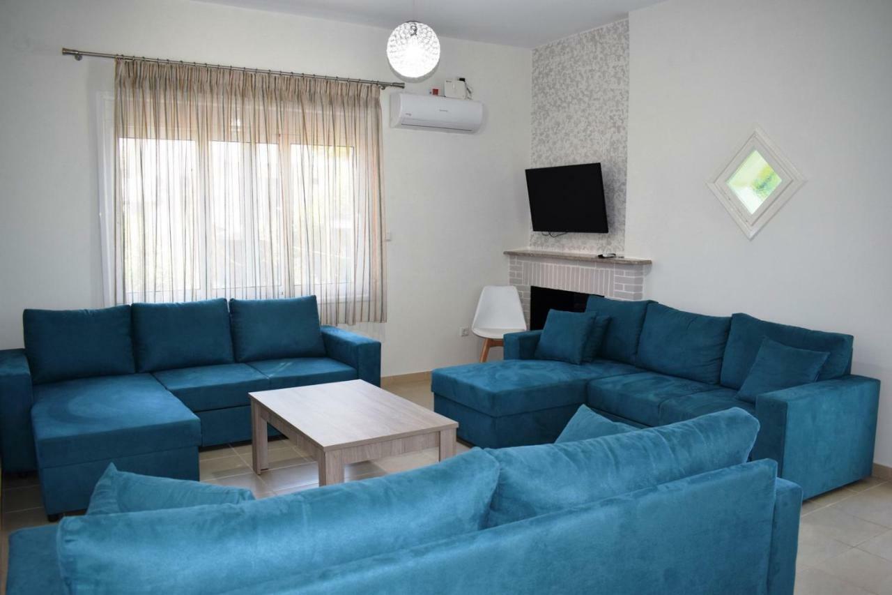 Villa Giovasia In Толон Екстериор снимка